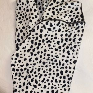 BALANCE ATHLETICA SNOW LEPORD LEGGINGS